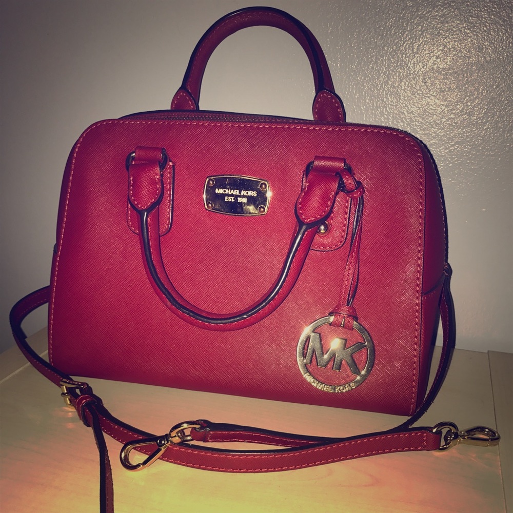 Authentic, gently used Michael Kors leather purse
